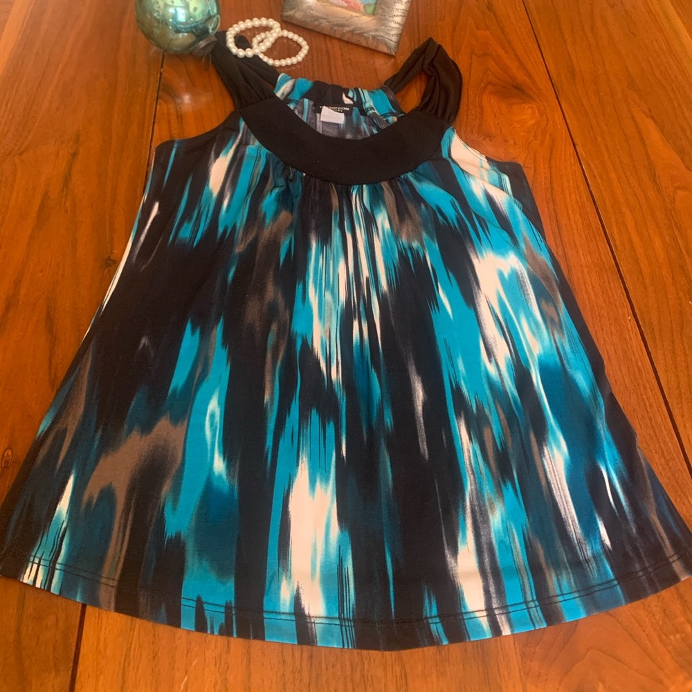 Perception concept sleeveless blouse.